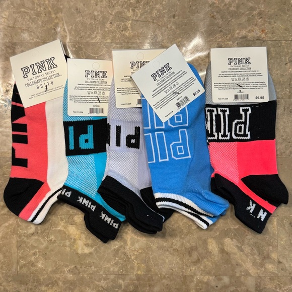 New Pink Victoria’s Secret Socks
With tags
New Pink socks
5 pairs included - Picture 3 of 3